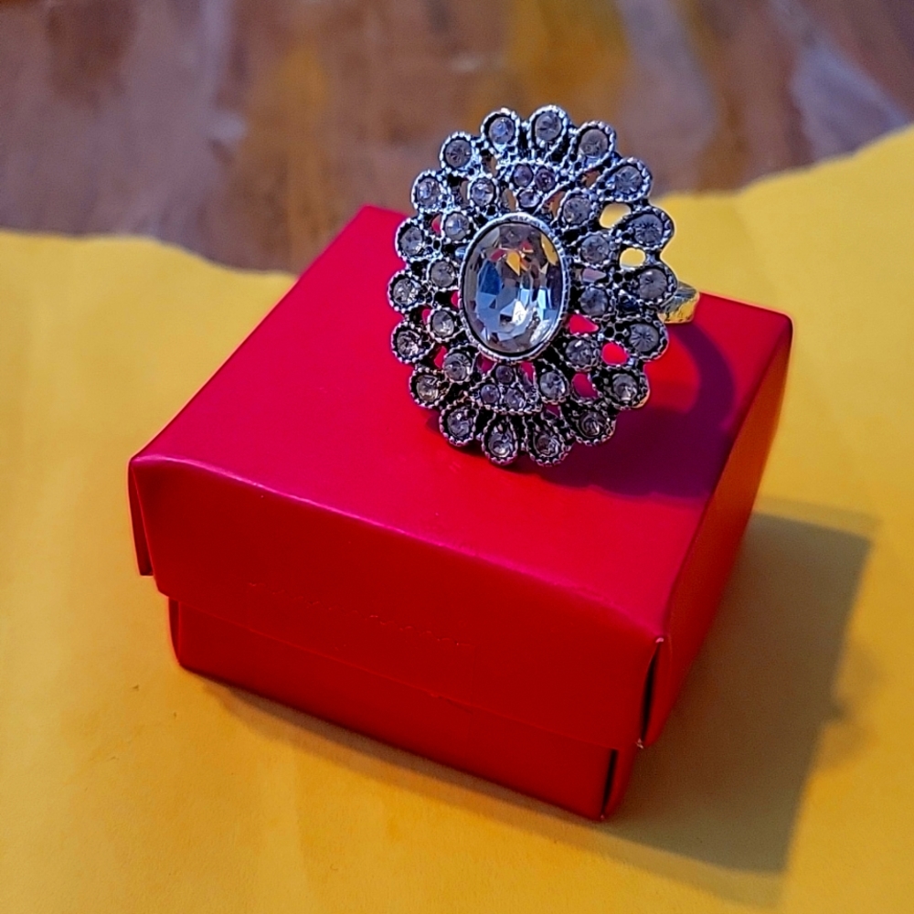 Very Beautiful Ring - image 1